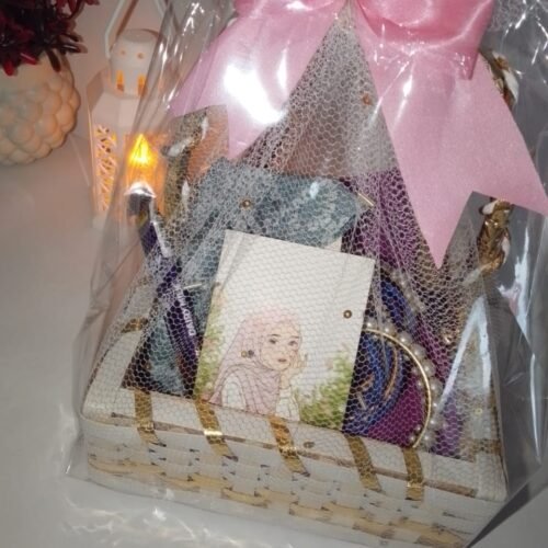Girls Beauty Surprise Basket